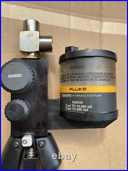 Fluke 700HTP2 10000psi 690Bar Hydraulic Test Pump For Pressure Gauge Calibrator