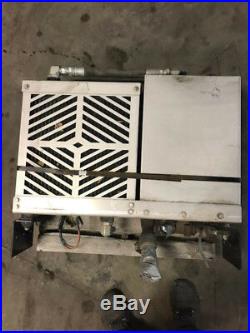 Green River hydraulic oil cooler in excellent condition, for wet system app