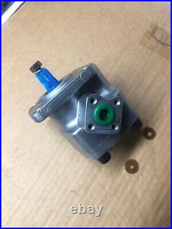 Hydraulic Pump (Keyed) for Yanmar Tractors YM1500, 1600,1700, 1900, 194145-41120