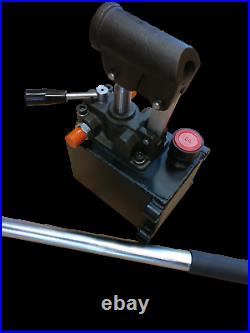 Hydraulic hand pump for double acting cylinder, closed center. 45cc/ 2.75in3
