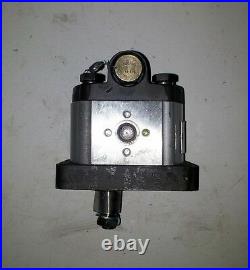 Hydraulic steering pump with valve for UTB Universal / LONG 445 450 480 550 600