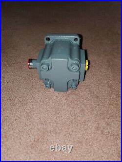 LVA10915 Hydraulic Pump for John Deere 110 Backhoe Loader TLB